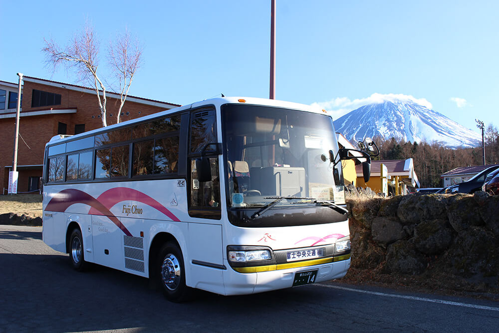富士山の麓のスキー場！河口湖駅⇔ふじてんスノーリゾート間を往復！手軽にお得なシャトルバスでスキー場を満喫！