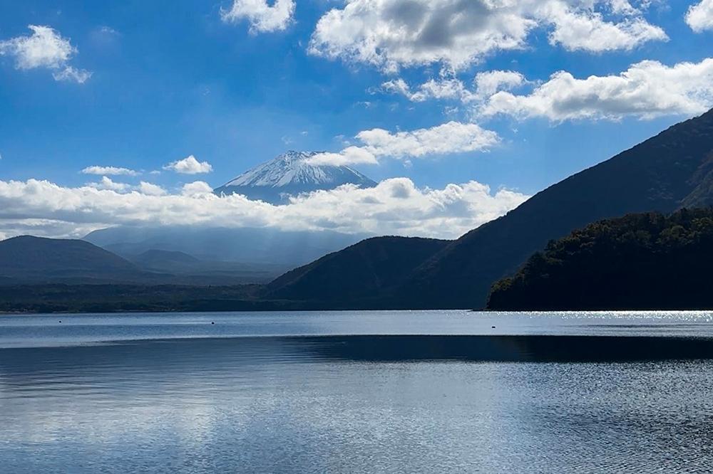 本栖湖の魅力や楽しみ方3選! イベントや観光スポットも紹介